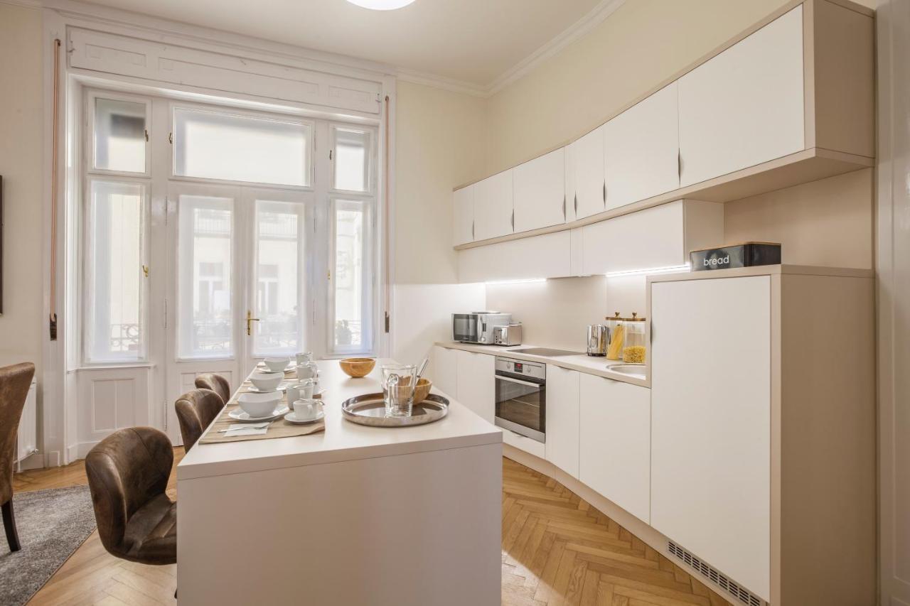 Modernized Unique Huge Central Apartment On 135Sqm Budapeste Exterior foto