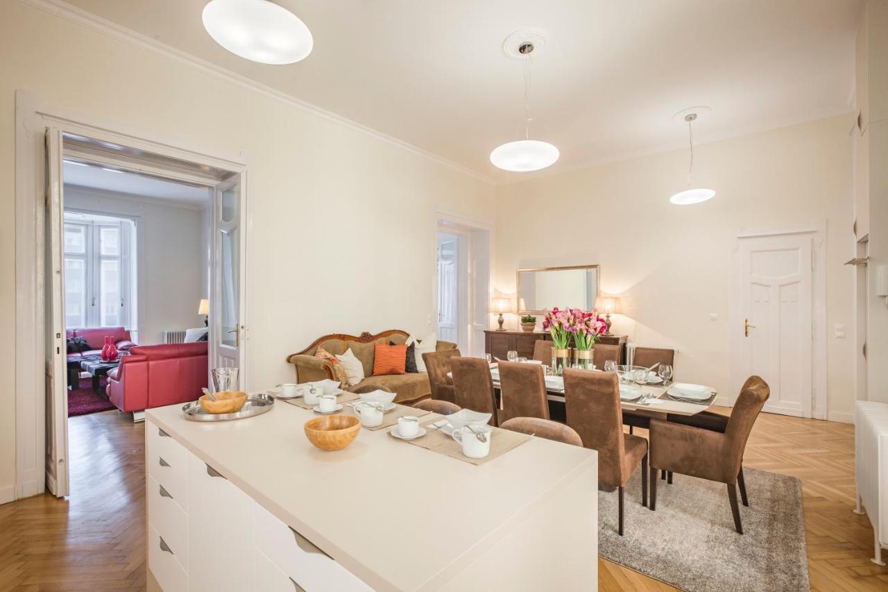 Modernized Unique Huge Central Apartment On 135Sqm Budapeste Exterior foto