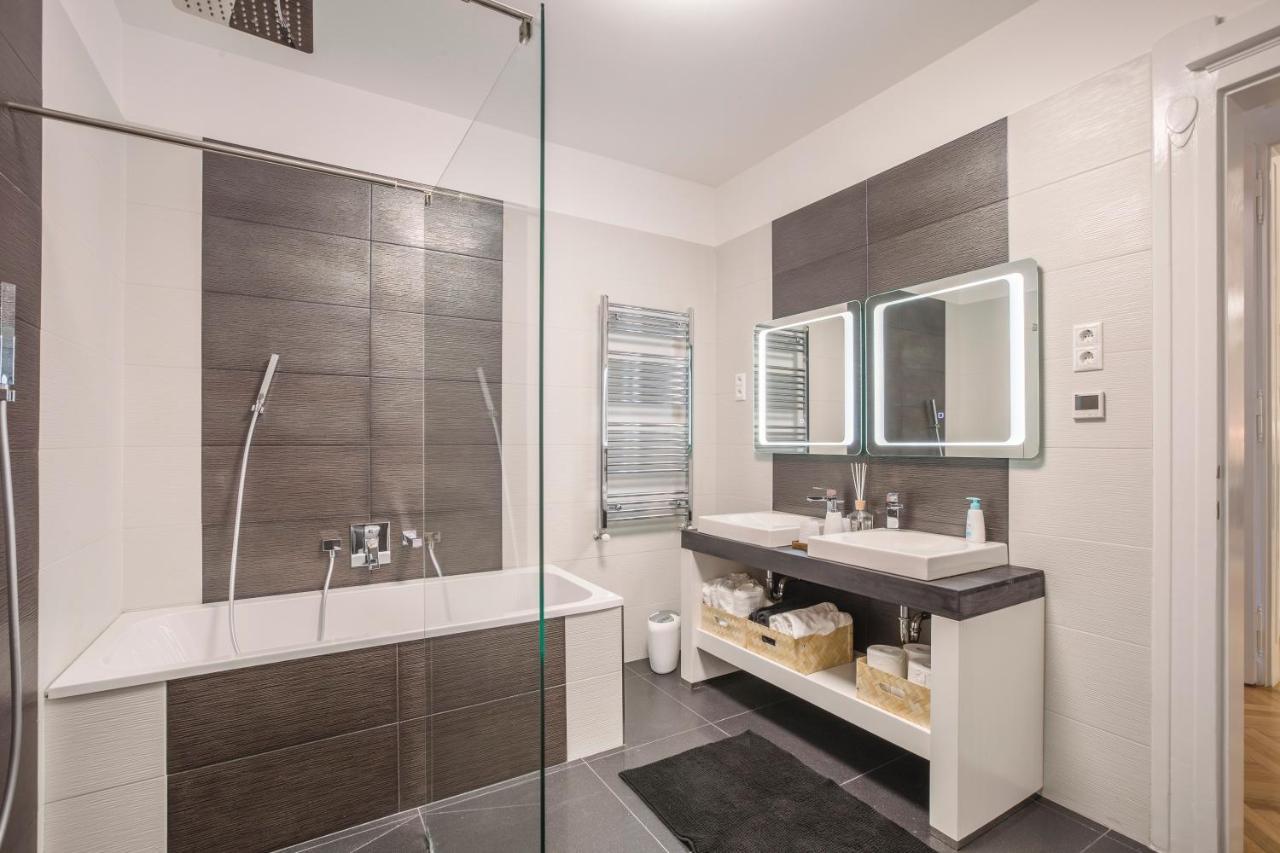 Modernized Unique Huge Central Apartment On 135Sqm Budapeste Exterior foto